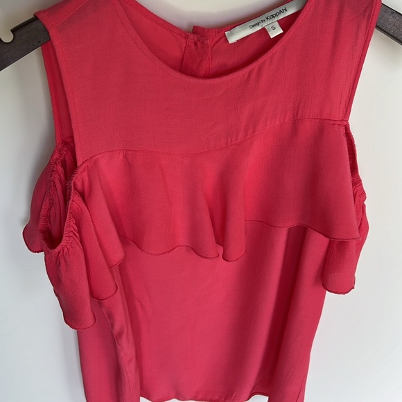 Lightweight Coral Pink Ruffled Top with Bare shoulders Size Small - Picture 6 of 11